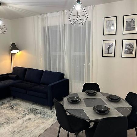 ניוקאסל Modern Apartment, 1Km From City! מראה חיצוני תמונה