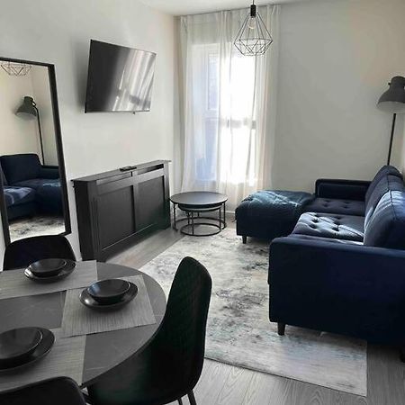 ניוקאסל Modern Apartment, 1Km From City! מראה חיצוני תמונה