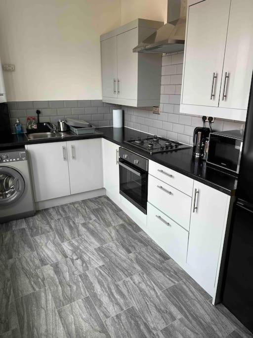 ניוקאסל Modern Apartment, 1Km From City! מראה חיצוני תמונה